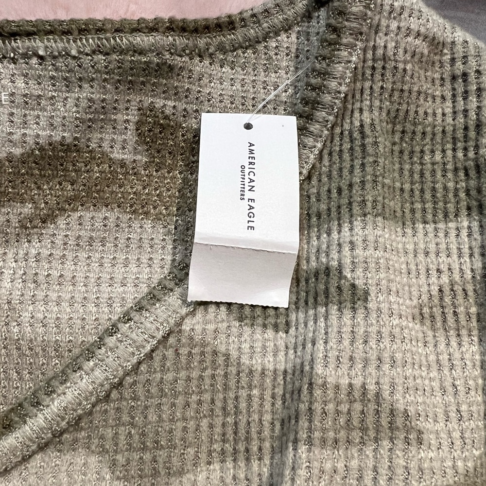 Aerie, Size XL Qty 2, Size L Qty 1